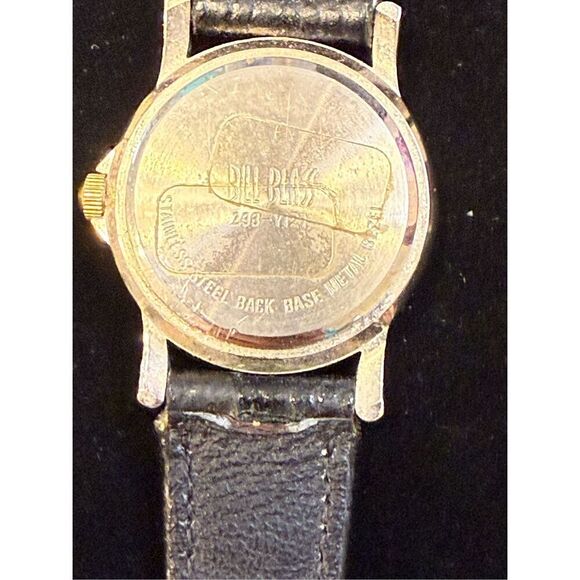 Bill Blass Quartz Ladies Wristwatch Leather Band - Picture 5 of 6